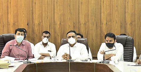 Go to the Fields and get immediate panchnama: Guardian Minister Jayant Patil; Don’t deprive anyone