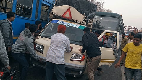 Video : कात्रज घाटात अपघात; वाहनांच्या रांगा