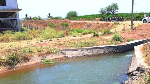 पाटबंधारे खात्याच्या लेटरबाँबला दणका; संतप्त शेतकऱ्यांनी अखेर पाणी सोडलेच
