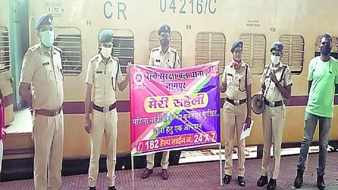 RPF starts operation my saheli on nagpur railway station   