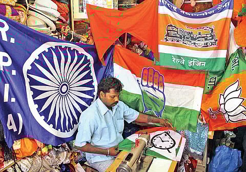 LokSabha 2019 : निष्ठा वगैरे गेली उडत; फक्त सत्ता हवी! 