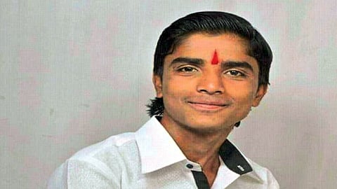 दाेन युवकांच्या आत्महत्येने सातारकरांना धक्का