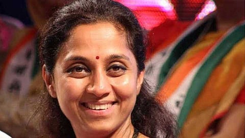 Complete the memorial of 'G D Madgulkar' immediately