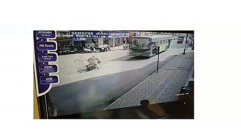 Young man dies after accident at Tilak Road Pune