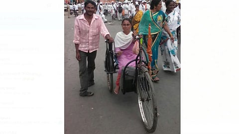 वारीद्वारे केली अपंगत्वावर मात 