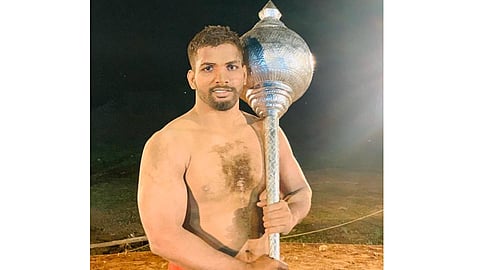 Video : घरी व्यायाम करणाऱ्या मल्लांना भासतेय याची उणीव...