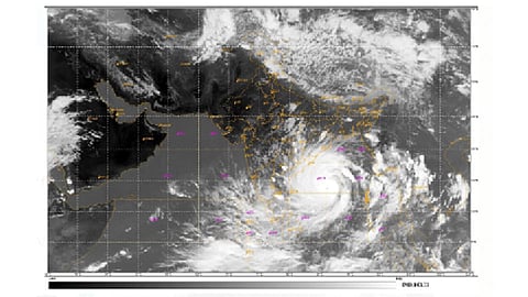 बंगालच्या उपसागरात 'अम्फान'ची तीव्रता वाढली; जाणून घ्या अपडेट्स