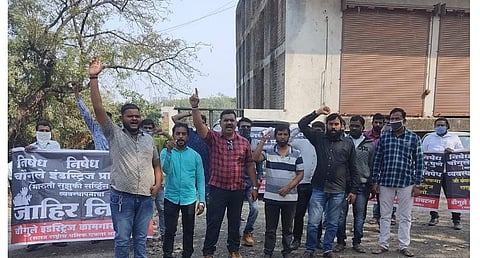 प्रहार जनशक्तीच्या पाठिंब्याने कामगारांसाठी कात्रज येथे आंदोलन 