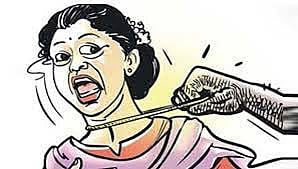 Target women from female thieves