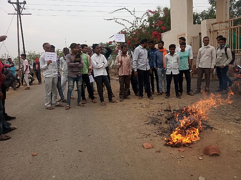 Akola Marathi News Video of a female principal abusing a student goes viral