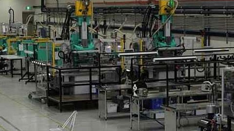 निवासाची व्यवस्था करा, मगच कंपन्या सुरू करा