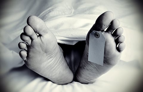 Lover's death in prison