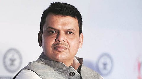Devendra Fadnavis will review the Corona situation
