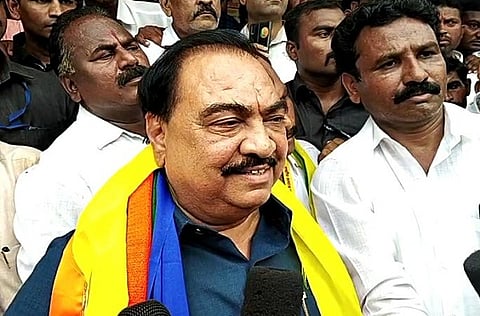 धुळे जिल्हात नाराज गटाला सीमोल्लंघनाची वाट मोकळी ! 