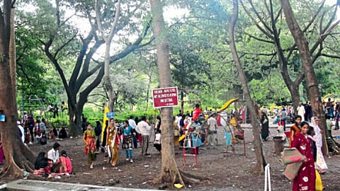 पुण्याचा मानबिंदू एम्प्रेस गार्डनचा लचका तोडण्याचा सरकारी डाव 