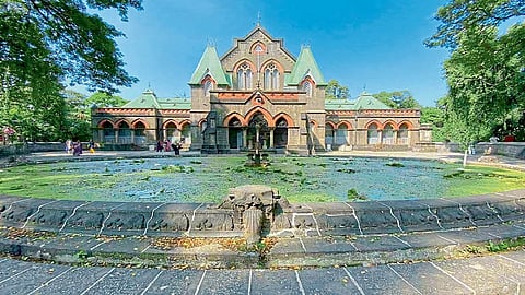 special article on heritage of kolhapur by uday gaikwad today the story of town hall in kolhapur
