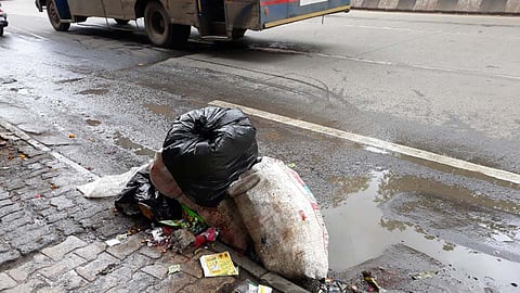 kachra sinhagad road.jpeg