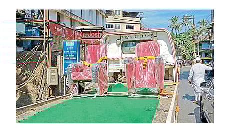 chiplun municipality chair muddle in chiplun kokan marathi news