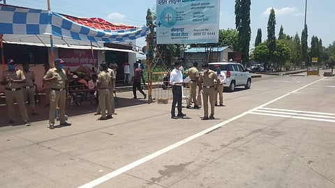 The workers from the border areas have to get permission from the Maharashtra Police to go to Maharashtra