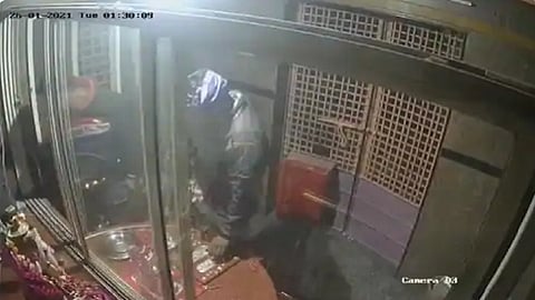 manmad theft 0.jpg