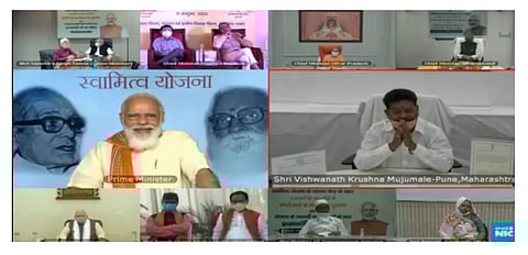 पंतप्रधान नरेंद्र मोदी 'स्वामित्व'साठी पोहचले पुण्यातील कोंढणपूर-अवसरेनगर गावात