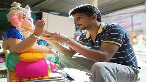 sculptor decision Social commitment to increase the price of literature