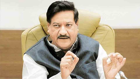 There is no vision to todays politician prithviraj chavan criticized 