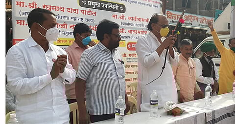 'मोदी सरकार योग्य बाजारभाव देत नसल्याने शेतकऱ्यांवर आत्महत्या करण्याची वेळ' 