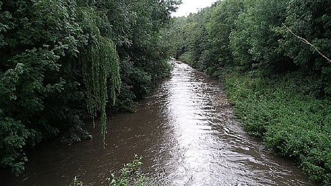 नदीत टाकला लोहचुंबकाचा गळ आणि हाती लागला भारतीय गूढ खजिना.... 