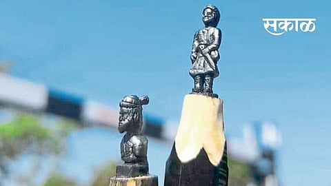 Shivaji Maharaj on pencil; Hrishikesh Wavre's micro art