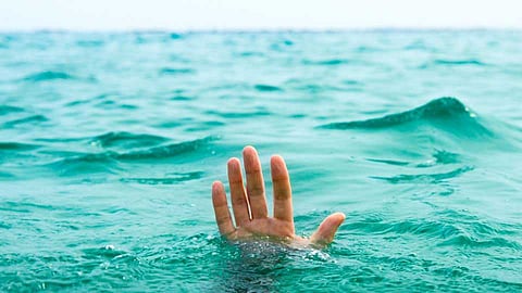 Success in rescuing one of the two drowning women incident in Malshiras taluka