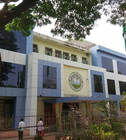 आम्ही का देऊ मुख्यमंत्री निधीला