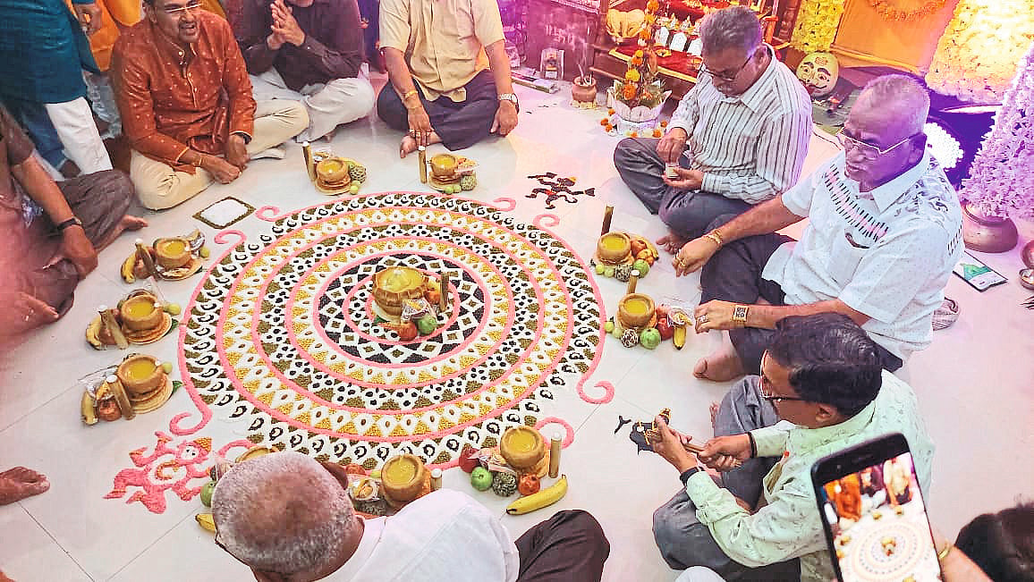 Latest Marathi News | Chakra Puja : प्रतीकांच्या माध्यमातून निसर्गाशी ...