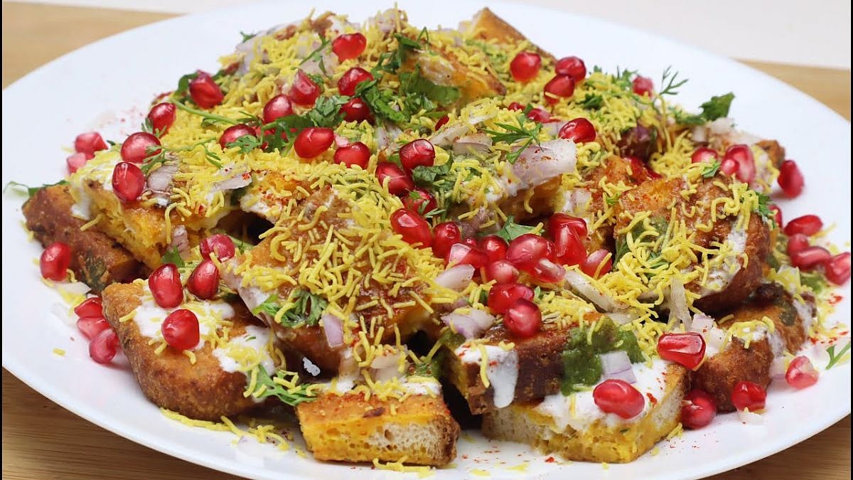 Tasty Bread Pakoda Chat : झटपट बनवा चटपटीत ब्रेड पकोडा चाट