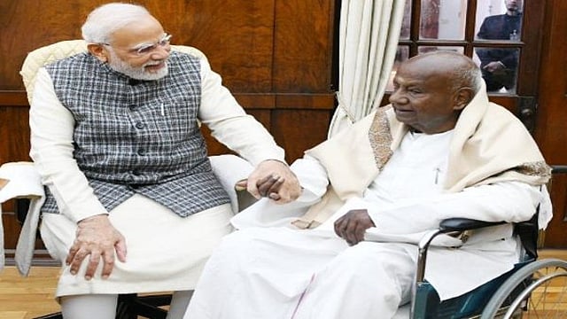 माजी पंतप्रधानांनी केलं मोदींचं तोंडभरुन कौतुक; विरोधकांच्या एकजुटीला ...