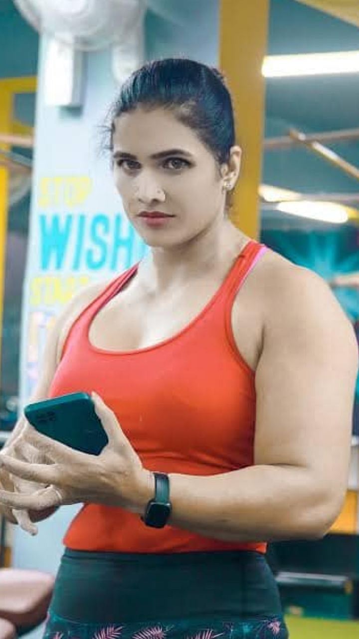 Priya Singh Bodybuilder : 'अंधभक्तांनो, पोटात दुखतंय का?'