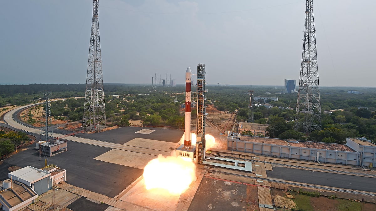 ISRO : इस्रोने प्रक्षेपित केले सिंगापूरचे दोन उपग्रह, जाणून घ्या काय ...