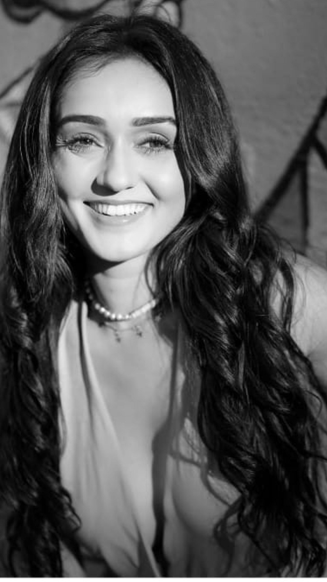 Tanya Sharma : तान्याची ब्लॅक अन् व्हाईट लूकमधली किलर स्माईल...