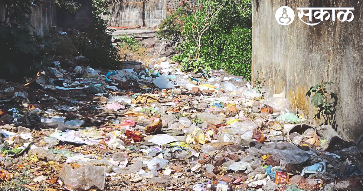 Garbage Problem: पंचवटीच्या अनेक भागात कचऱ्याचे ढीग; पावसाळ्याच्या ...