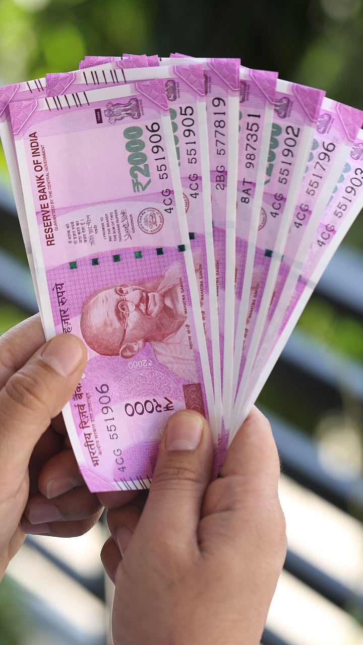 दोन हजारच्या नोटा पुन्हा चर्चेत; RBI ने जारी केली नवी अपडेट