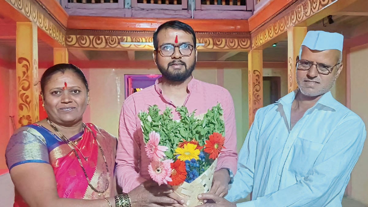 MPSC Exam : बहिरवाडीच्या शेतकरी पुत्राची तिहेरी यशास गवसणी bahirwadi ...