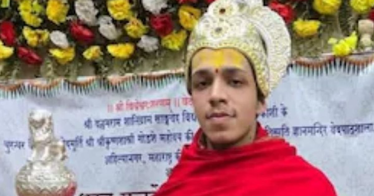 Devavrat Rekhe वाराणसी विद्यार्थी १९ वर्षीय देवव्रत रेखेचा ऐतिहासिक दंडक्रम पारायण ...