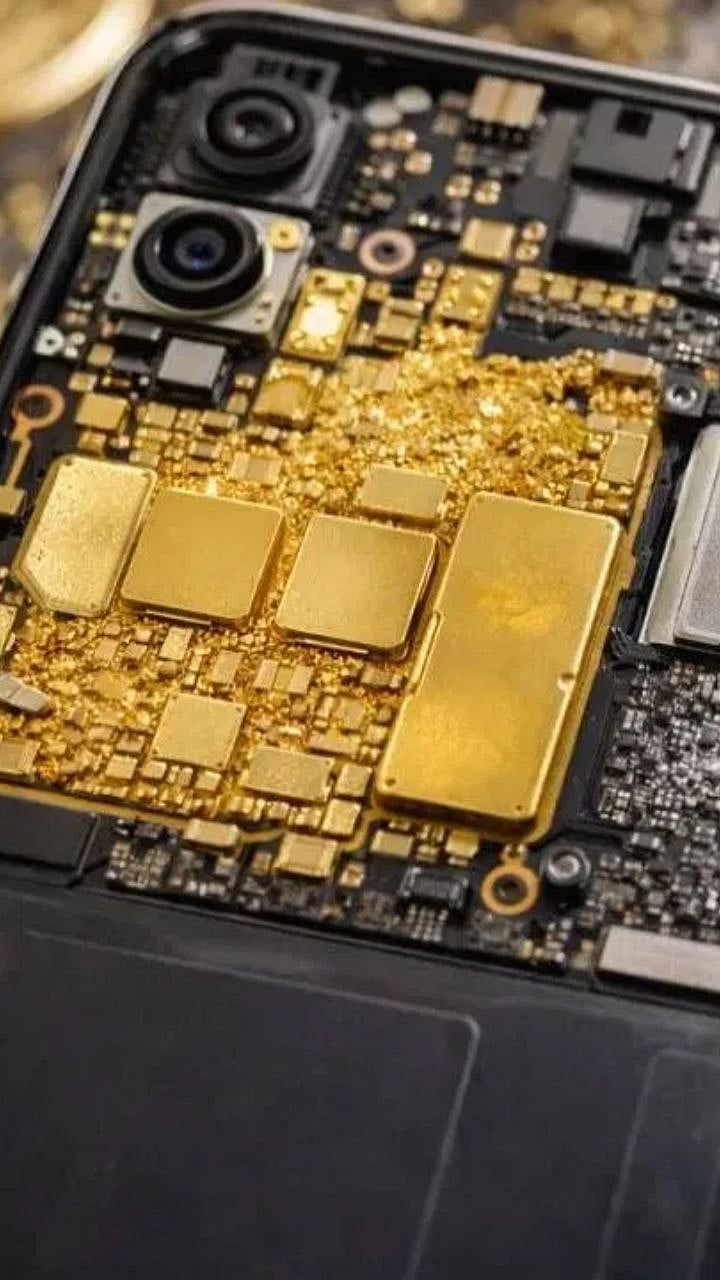 What is reason for using gold and silver in mobile phones? | मोबाईल ...