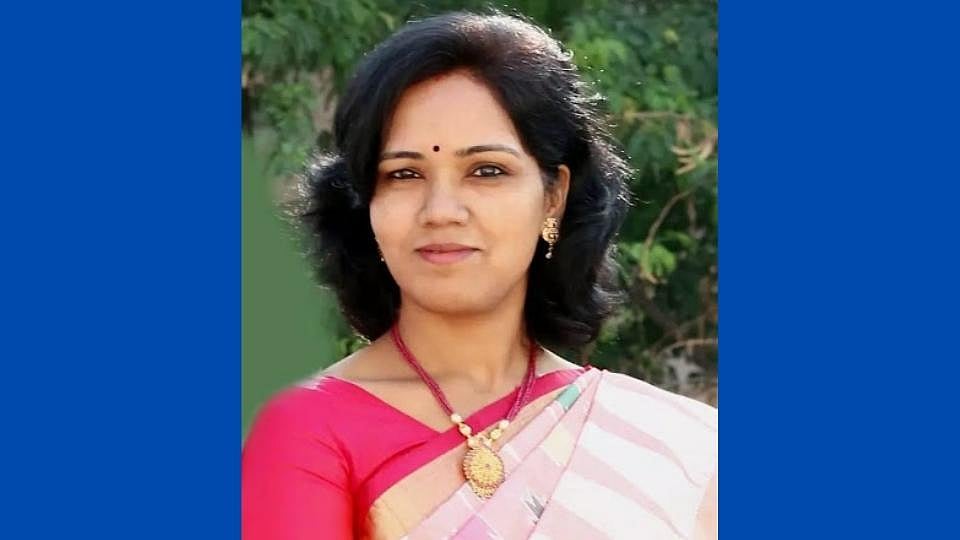 मोबदला खात्यावर जमा होताच विनाविलंब जमिनीचे हस्तांतरण करा : शमा पवार