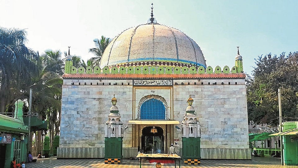 मीरासाहेब दर्गा विकासासाठी 156 कोटींचा आराखडा मंजूर