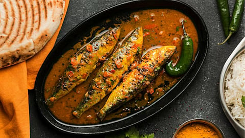 Best Seafood Thalis In Goa: These fish thalis offer fresh seafood, Goan curry, fried fish, and homely coastal flavours.