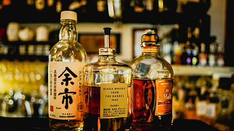 Best Japanese Whisky Brands In India To Upgrade Your Home Bar: Akashi White Oak, Kurayoshi, Hibiki