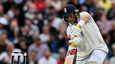 Joe Root surpasses Alastair Cook as England thrives in first test against Pakistan