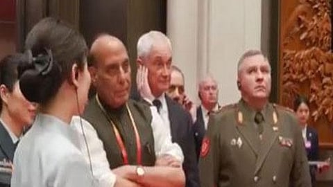 Rajnath meets Chinese counterpart; calls for solving complex issues under structured roadmap