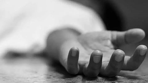 Salesman stabbed multiple times to death in Dilshad Garden area
